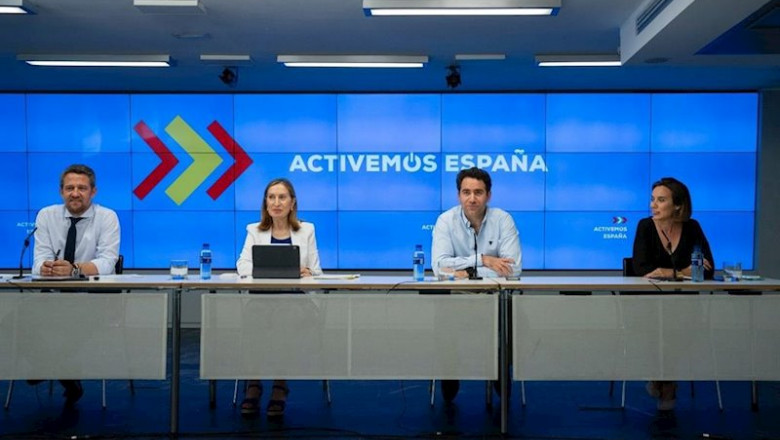 El secretario general del PP, Teodoro García Egea, junto a la vicepresidenta del Congreso, Ana Pastor, y los vicesecretarios Cuca Gamarra y Jaime de Olano, antes de una webinar con más de mil afiliados y cargos del PP. En Madrid, a 28 de mayo de 2020. | DAVID MUDARRA (PP) ep el secretario general del pp teodoro garcia egea junto a la vicepresidenta del congreso ana