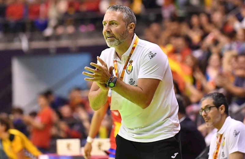 ep el seleccionador de balonmano femenino carlos viver