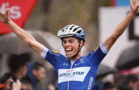 ep enric mas quick-step floors celebratriunfola 20 etapa