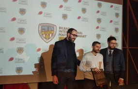 ep ernesto valverde recibe el premio referente bilbao international football summit-bifs20
