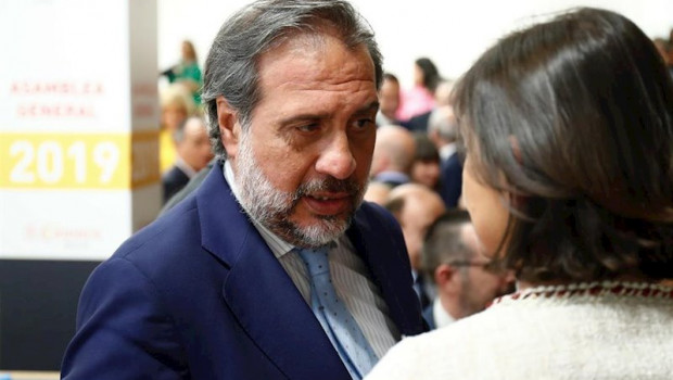 ep imagen de recurso del presidente de la camara de comercio de madrid angel asensio y la ministra