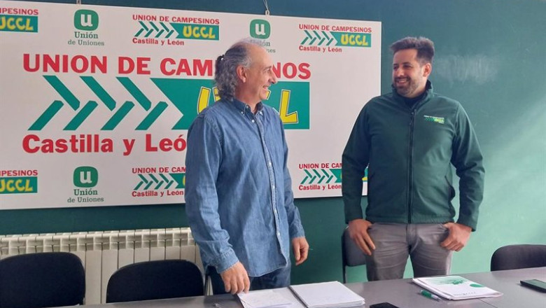 Jesús Manuel González Palacín y David Alonso analizan la situación del sector del vacuno de leche | EUROPA PRESS ep jesus manuel gonzalez palacin y david alonso analizan la situacion del sector del vacuno de leche