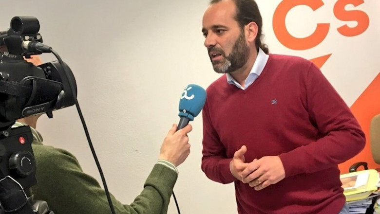 Juan Cassá atiende a los medios | CIUDADANOS - Archivo ep juan cassa atiende a los medios