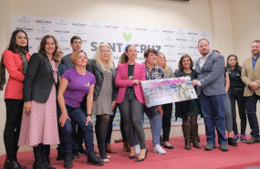 ep la alcaldesa de santa cruz de tenerife patricia hernandez en la entrega del cheque a las ong con