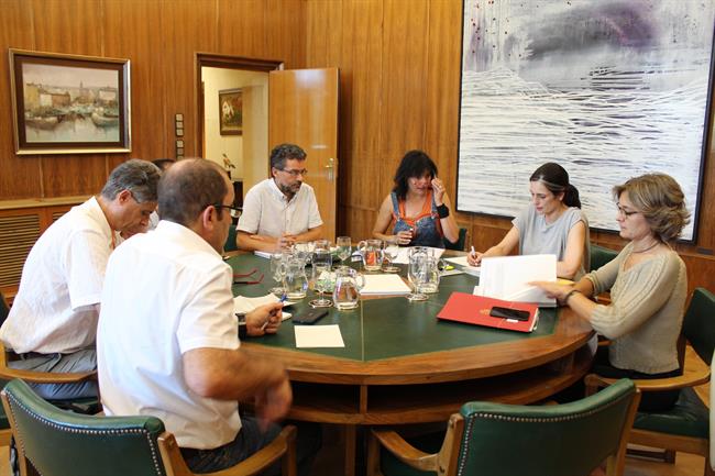 La ministra Isabel García Tejerina con las ONG del G5 ambiental | MAPAMA ep la ministra isabel garcia tejerinalas ongg5 ambiental