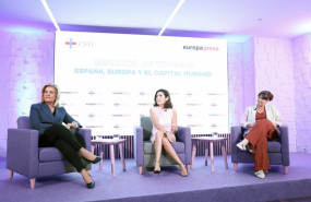 ep la presidenta de la fundacion ceoe fatima banez d y la consejera de empleo empresa y trabajo