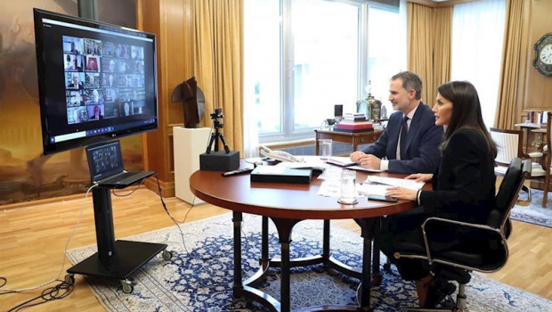 ep lor reyes felipe y letizia presiden el pleno virtural de la rae