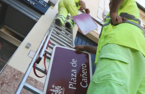 ep operarios municipales colocaronnuevorotuloplazacanero