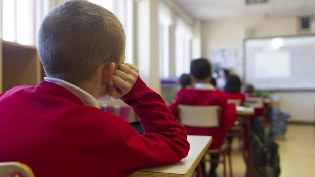 ep un estudiante atiende duranteclaseun colegio madrileno