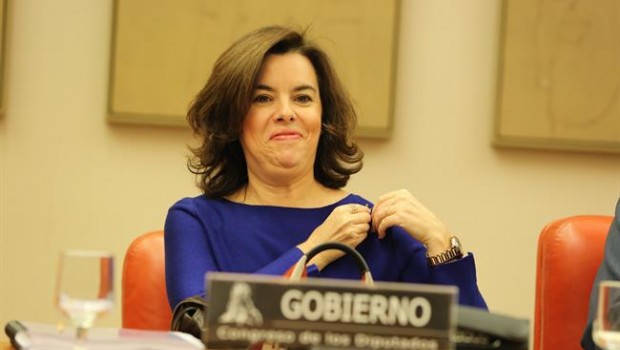 soraya saenz de santamaria comparece en la comision constitucional del congreso