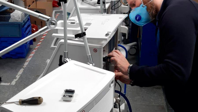 1586343272 el traslado y puesta en marcha de los respiradores en espan a 24 horas para salvar vidas