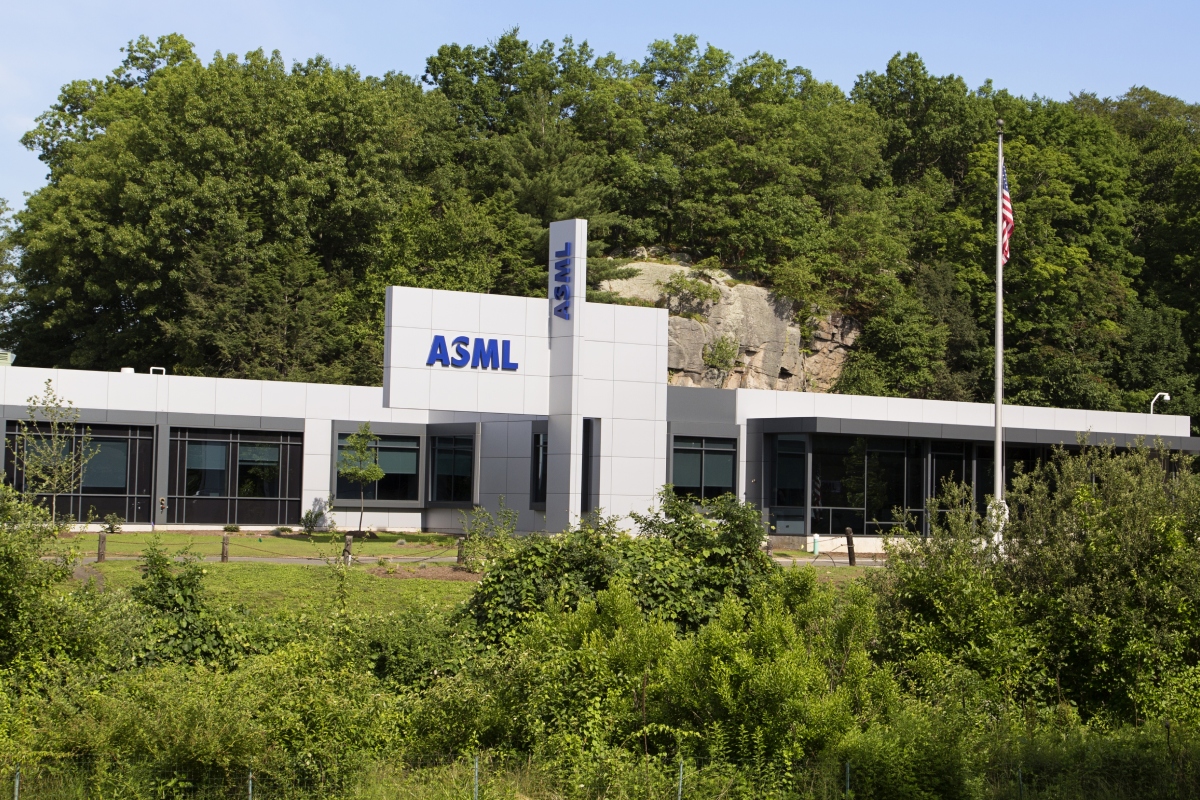 Bankinter rebaja el precio de ASML: las caídas suponen oportunidad de compra