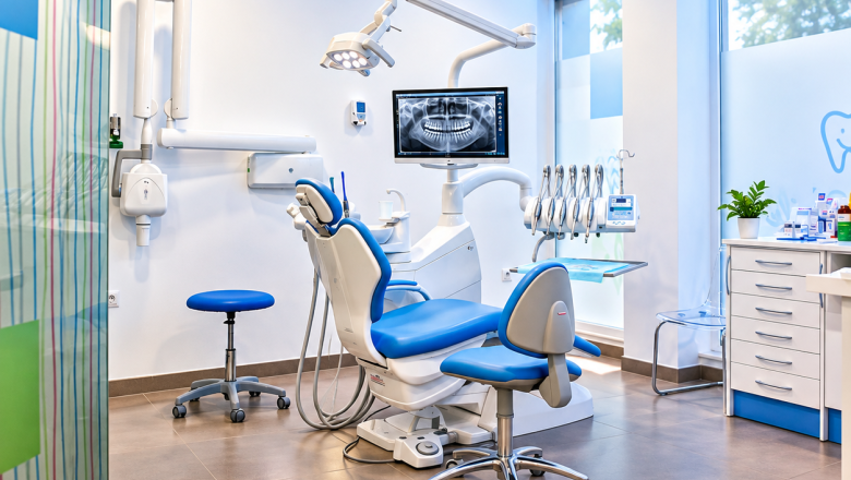 clnica dental moderna y luminosa