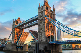 dl city of london tower bridge river thames square mile financial district trading finance 2 pb dl city of london tower bridge river thames square mile financial district trading finance 2 pb