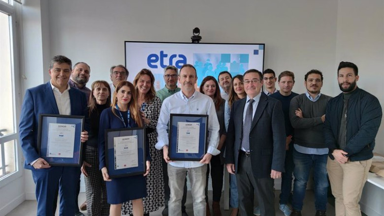ep aenor entrega certificado a grupo etra ep aenor entrega certificado a grupo etra