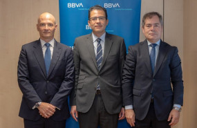 ep archivo   el economista jefe de bbva research miguel cardoso en el centro en la presentacion del