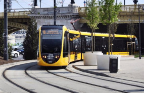 ep archivo imagen de tranvia de caf en budapest ep archivo imagen de tranvia de caf en budapest