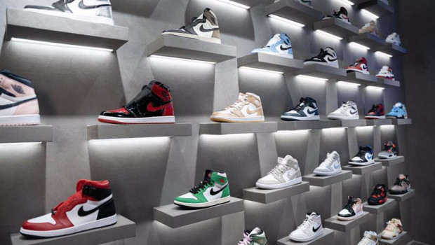 ep archivo   tienda de newcop con zapatillas de edicion limitada