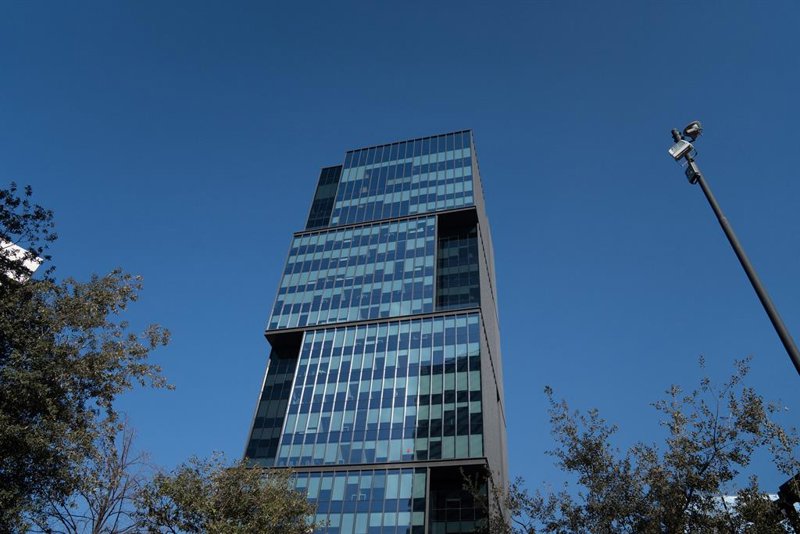 Jefferies reitera comprar Puig, pero recorta su valoración a 21 euros por acción