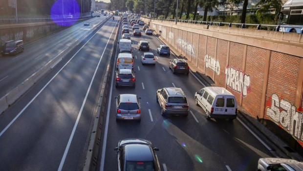 ep archivo   trafico en la carretera a6 en la entrada a madrid espana a 5 de octubre de 2020 hoy es