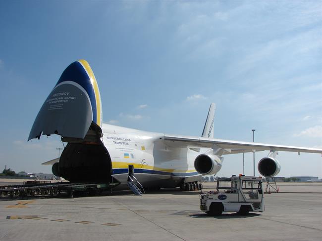 Avión de carga Antonov en el aeropuerto de Sevilla | EUROPA PRESS/AENA ep avioncarga antonovaeropuertosevilla
