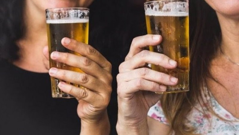 Chicas consumiendo cerveza | TIENDEO ep chicas consumiendo cerveza