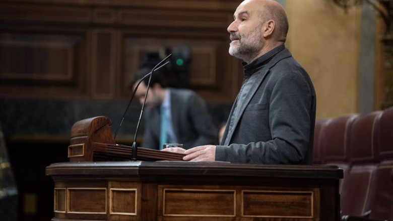 ep el diputado de bng nestor rego interviene durante una sesion plenaria en el congreso de los ep el diputado de bng nestor rego interviene durante una sesion plenaria en el congreso de los