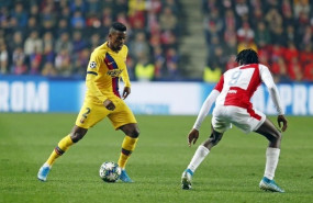 ep el jugador del fc barcelona nelson semedo en el partido contra el slavia praga en la liga de