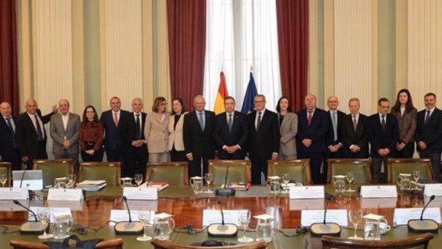 ep el ministro de agricultura pesca y alimentacion luis planas se reune con representantes de