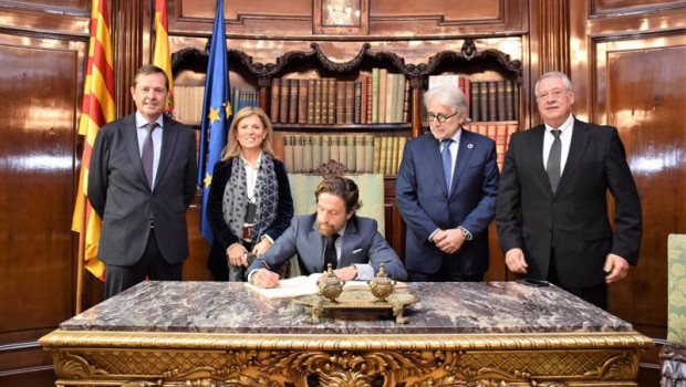ep el presidente de faconauto gerardo perez sentado junto al presidente de foment del treball josep