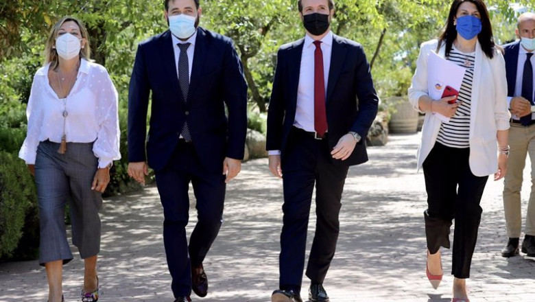 ep el presidente del pp pablo casado y el presidente del partido en castilla la mancha paco nunez en