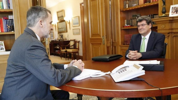 ep el rey felipe vi recibe al ministro de inclusion seguridad social y migraciones jose luis escriva