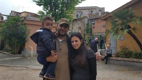 Familia de refugiados acogida por el Papa | EUROPA PRESS ep familiarefugiados acogidapapa