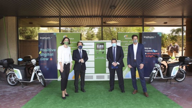 ep iberdrola se alia con cooltra e inetum para el negocio de recargas de motos electricas