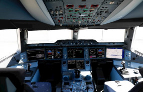 ep interior de la cabina del nuevo avion a350 de la aerolinea iberia