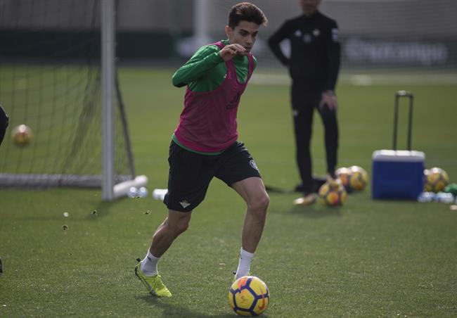 Marc Bartra entrenando con el Betis | REAL BETIS ep marc bartra entrenandobetis