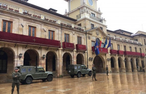 ep militares ante el ayuntamiento de oviedo durante el estado de alarma decretado por el coronavirus