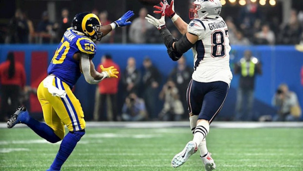 ep rob gronkowski realiza una recepcion durante la super bowl 2019 ante los angeles rams