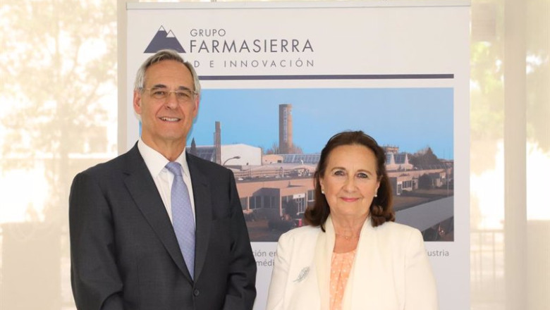 Tomás Olleros, presidente del grupo Farmasierra, y Ana Ortiz, gerente del área de Salud de Farmasierra. | FARMASIERRA ep tomas olleros presidente del grupo farmasierra y ana ortiz gerente del area de salud de