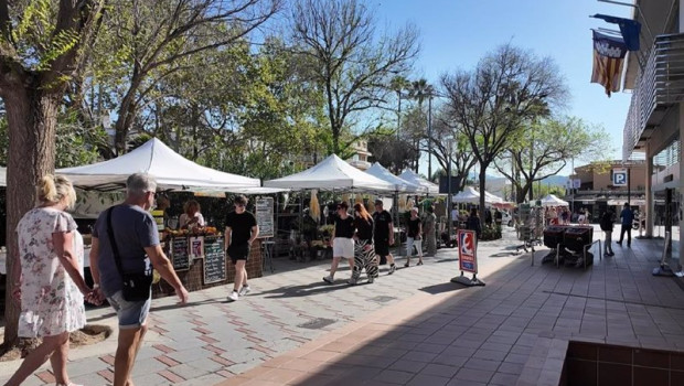 ep turistas por las calles de peguera ep turistas por las calles de peguera