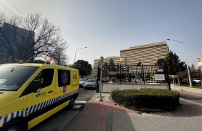 ep una de las puertas de salidadel hospital central de la defensa gomez ulla