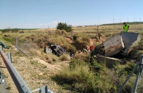 ep vehiculo siniestradola ap-68 en luceni zaragoza