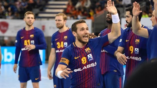 ep victor tomas celebratriunfosus companerosfc barcelona