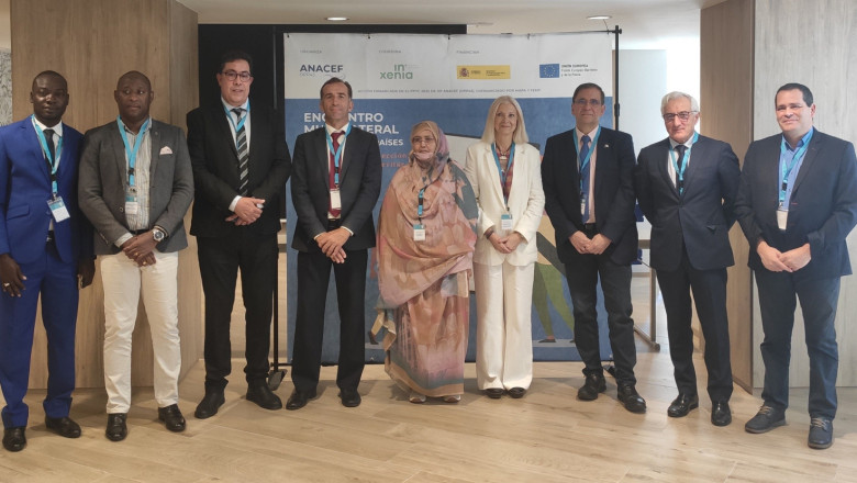 foto grupo asistentes y ponentes del encuentro multilateral 