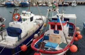 ep archivo   barcos pesqueros de huelva amarrados a puerto