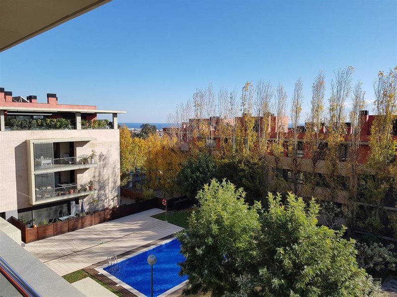 Renta Corporación vende su mitad de Vivenio al fondo Aware por 12,7 millones