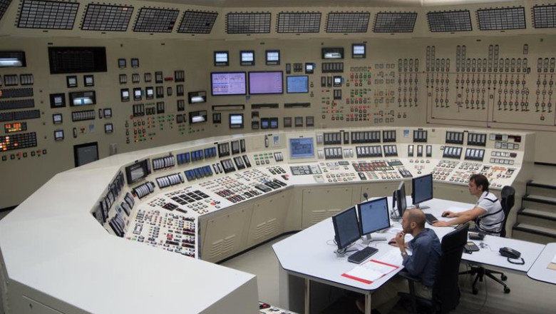 ep archivo   simulador de la sala de control de una central nuclear