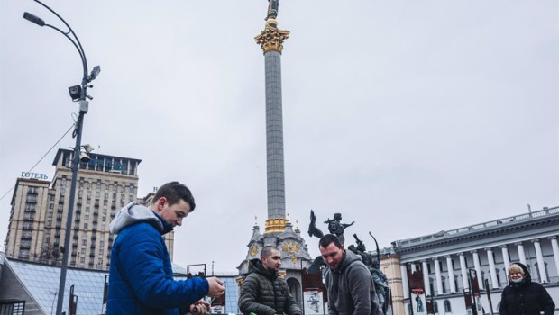 ep archivo   varios jovenes en la plaza de maidan a 3 de marzo de 2022 en kiev ucrania