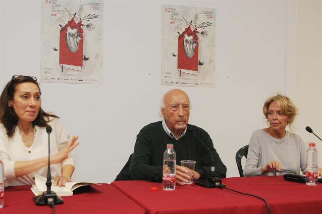El autor ha presentado su última novela en el Día del Libro | FIRA DEL LLIBRE ep autorpresentado su ultima noveladialibro