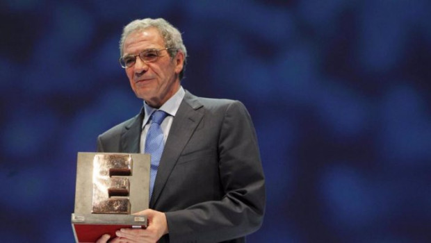 ep cesar alierta durante la recepcion del premio a la excelencia empresarial en aragon en el ano